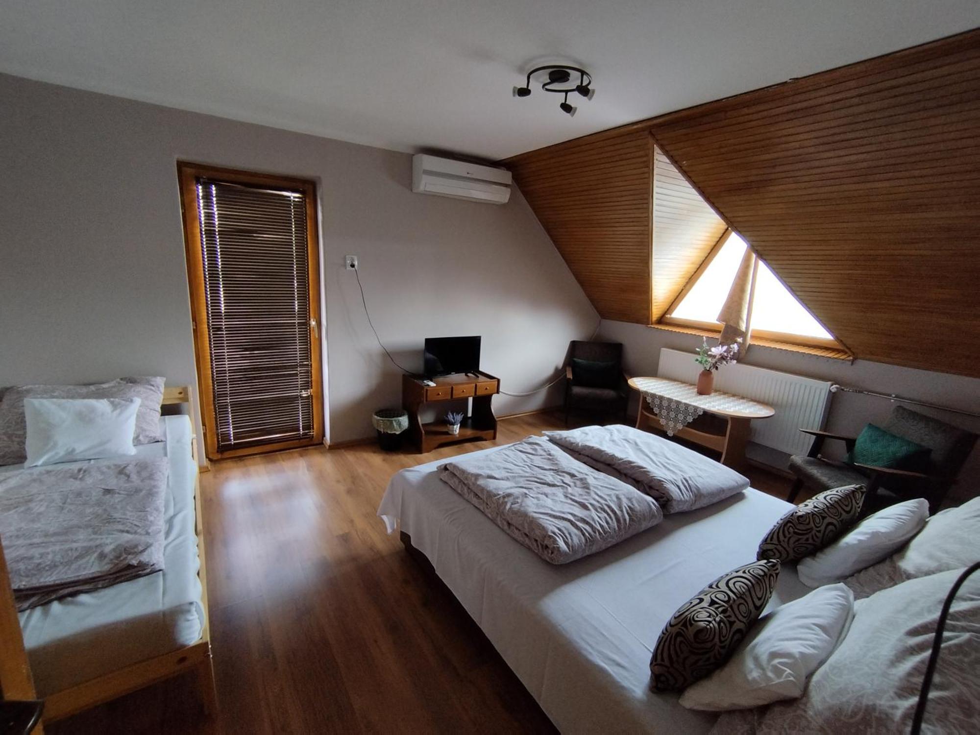 Luna Apartman Gyula Exterior foto