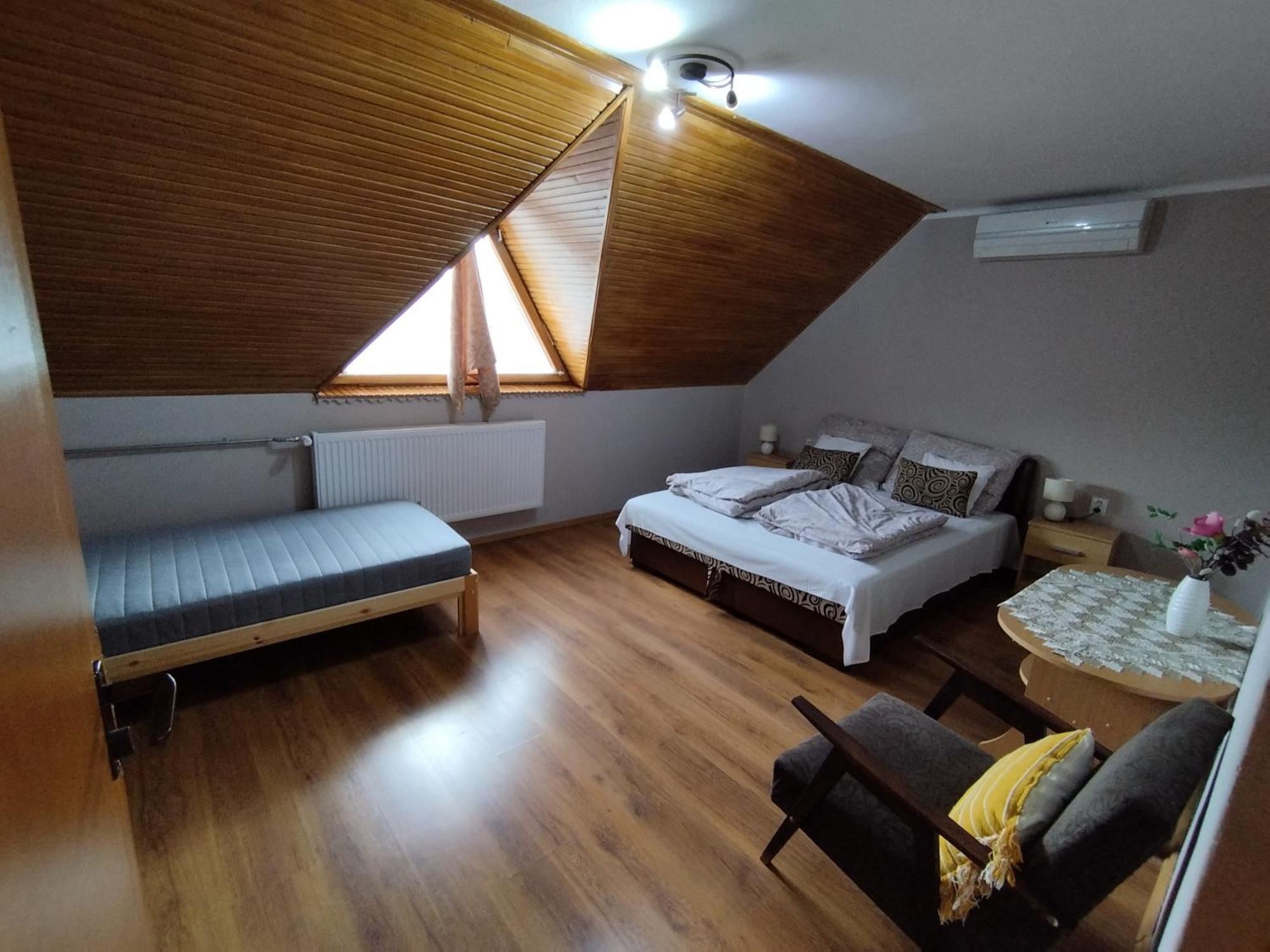 Luna Apartman Gyula Exterior foto