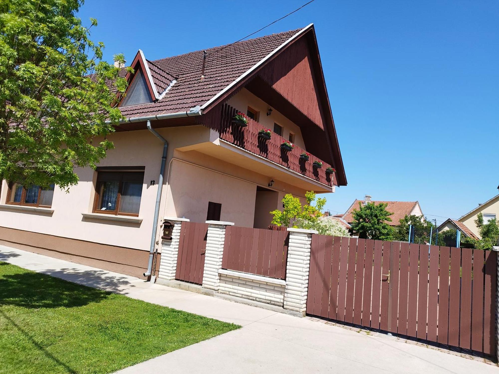 Luna Apartman Gyula Exterior foto
