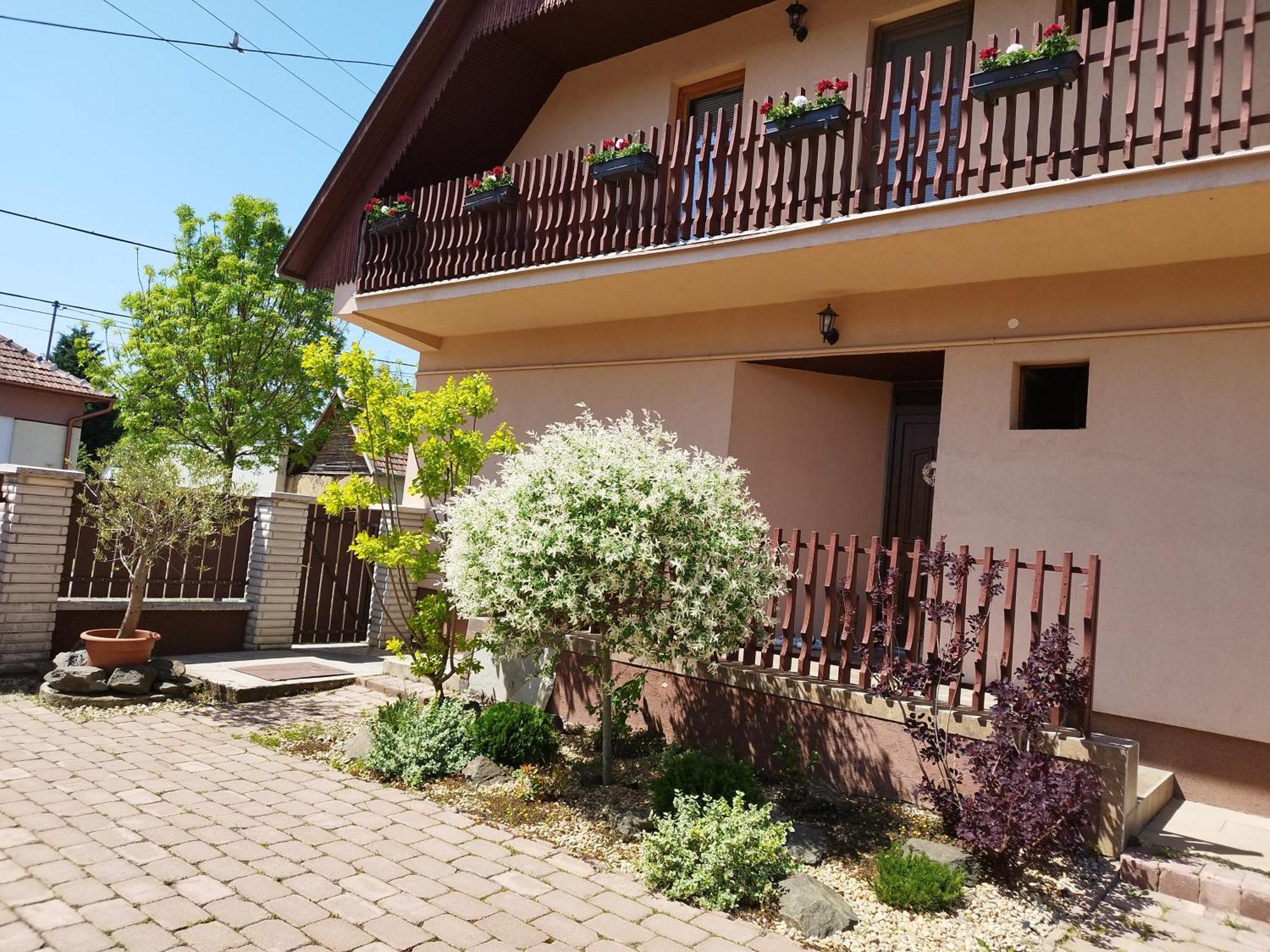 Luna Apartman Gyula Exterior foto